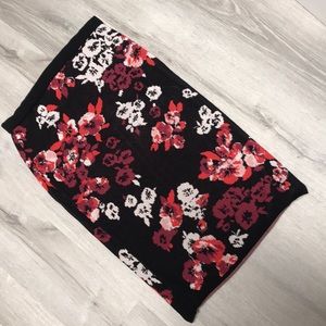 Ann Taylor- Floral Pencil Skirt